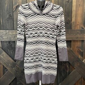 Prana Meryl‎ Hooded Chevron Sweater Dress M Grey White Cozy Neutral Preppy Tunic